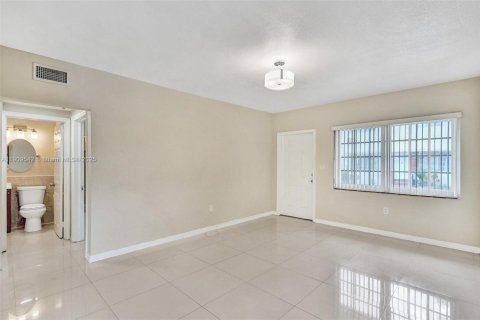 Copropriété à louer à Miami Beach, Floride: 1 chambre, 54.72 m2 № 1966233 - photo 6