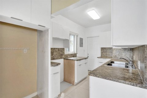 Copropriété à louer à Miami Beach, Floride: 1 chambre, 54.72 m2 № 1966233 - photo 9