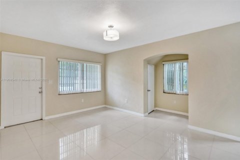 Copropriété à louer à Miami Beach, Floride: 1 chambre, 54.72 m2 № 1966233 - photo 3