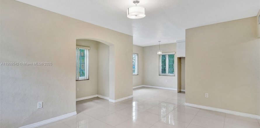 Condo à Miami Beach, Floride, 1 chambre  № 1966233