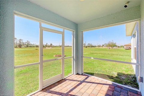 Купить виллу или дом в Кейп-Корал, Флорида 3 комнаты, 128.02м2, № 2182419 - фото 2