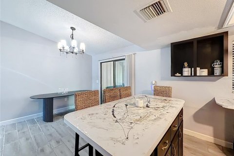 Купить виллу или дом в Маунт-Плимут, Флорида 8 комнат, 90.3м2, № 2148902 - фото 17