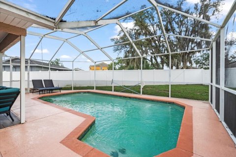 House in Spring Hill, Florida 3 bedrooms, 125.98 sq.m. № 1820894 - photo 2