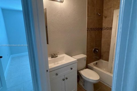 Copropriété à louer à Hialeah, Floride: 3 chambres, 92.16 m2 № 1967726 - photo 6