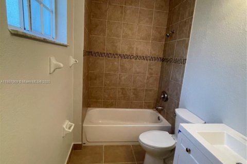 Copropriété à louer à Hialeah, Floride: 3 chambres, 92.16 m2 № 1967726 - photo 5