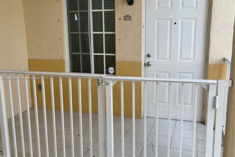 Copropriété à louer à Hialeah, Floride: 3 chambres, 92.16 m2 № 1967726 - photo 7