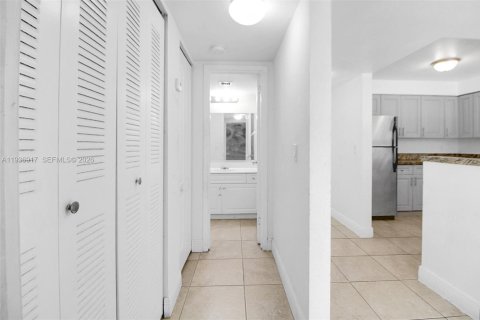 Copropriété à vendre à Doral, Floride: 1 chambre, 75.25 m2 № 1995607 - photo 12
