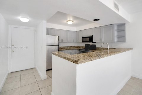 Copropriété à vendre à Doral, Floride: 1 chambre, 75.25 m2 № 1995607 - photo 8