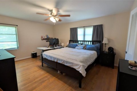 House in Eustis, Florida 3 bedrooms, 164.16 sq.m. № 2234638 - photo 14