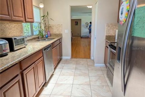 House in Eustis, Florida 3 bedrooms, 164.16 sq.m. № 2234638 - photo 10