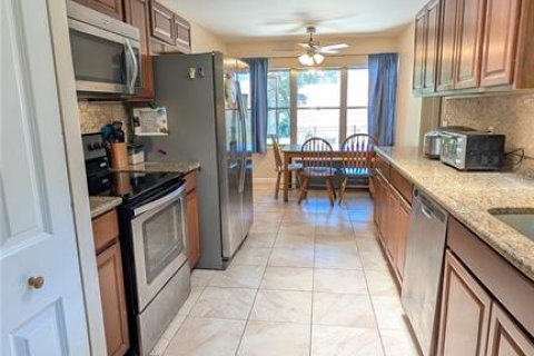 House in Eustis, Florida 3 bedrooms, 164.16 sq.m. № 2234638 - photo 13