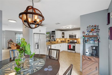 Villa ou maison à vendre à Miami, Floride: 3 chambres, 160.91 m2 № 1965036 - photo 10