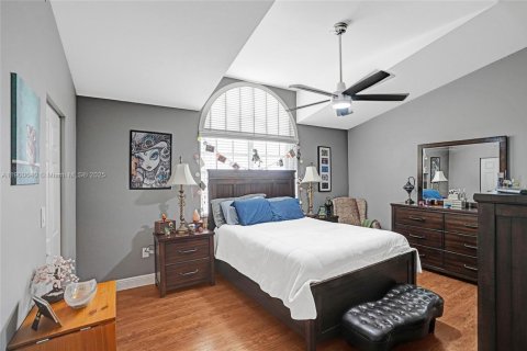 Villa ou maison à vendre à Miami, Floride: 3 chambres, 160.91 m2 № 1965036 - photo 26