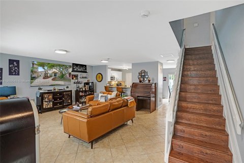Villa ou maison à vendre à Miami, Floride: 3 chambres, 160.91 m2 № 1965036 - photo 7