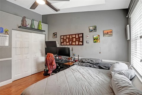 Villa ou maison à vendre à Miami, Floride: 3 chambres, 160.91 m2 № 1965036 - photo 24