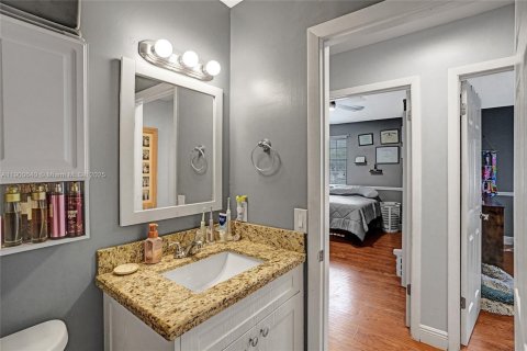 Villa ou maison à vendre à Miami, Floride: 3 chambres, 160.91 m2 № 1965036 - photo 22