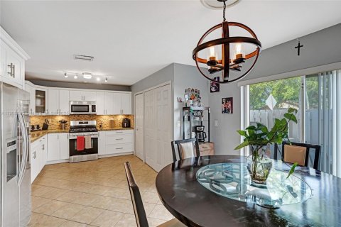 Villa ou maison à vendre à Miami, Floride: 3 chambres, 160.91 m2 № 1965036 - photo 9