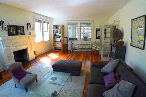 House in Miami, Florida 4 bedrooms, 280.19 sq.m. № 2052982 - photo 28