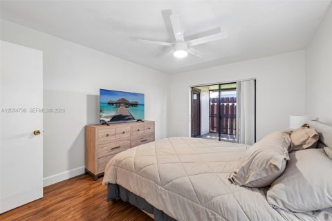 Adosado en venta en Fort Myers, Florida, 2 dormitorios, 111.2 m2 № 2244281 - foto 18
