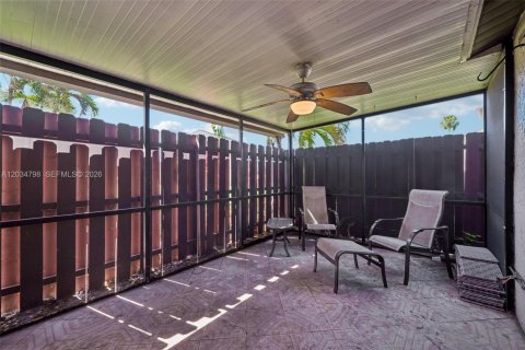Adosado en venta en Fort Myers, Florida, 2 dormitorios, 111.2 m2 № 2244281 - foto 29