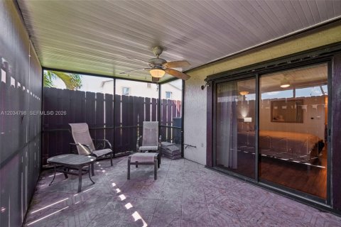 Adosado en venta en Fort Myers, Florida, 2 dormitorios, 111.2 m2 № 2244281 - foto 30