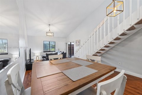 Adosado en venta en Fort Myers, Florida, 2 dormitorios, 111.2 m2 № 2244281 - foto 9