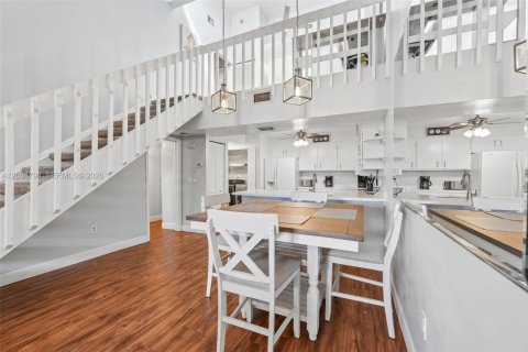 Adosado en venta en Fort Myers, Florida, 2 dormitorios, 111.2 m2 № 2244281 - foto 8