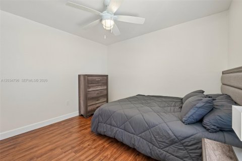 Adosado en venta en Fort Myers, Florida, 2 dormitorios, 111.2 m2 № 2244281 - foto 26