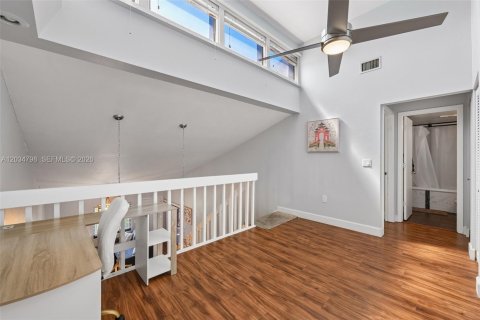 Adosado en venta en Fort Myers, Florida, 2 dormitorios, 111.2 m2 № 2244281 - foto 22