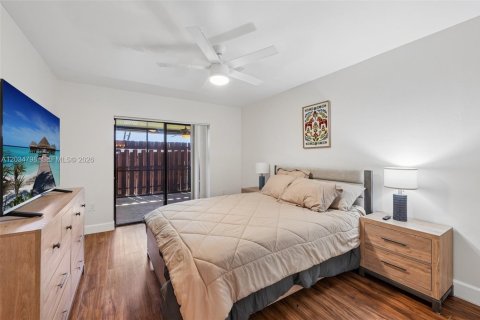 Adosado en venta en Fort Myers, Florida, 2 dormitorios, 111.2 m2 № 2244281 - foto 17