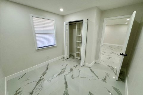 Casa en alquiler en Punta Gorda, Florida, 5 dormitorios, 133.78 m2 № 1906082 - foto 6