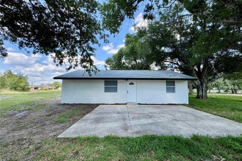 Casa en alquiler en Punta Gorda, Florida, 5 dormitorios, 133.78 m2 № 1906082 - foto 2