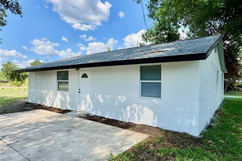 Casa en alquiler en Punta Gorda, Florida, 5 dormitorios, 133.78 m2 № 1906082 - foto 1