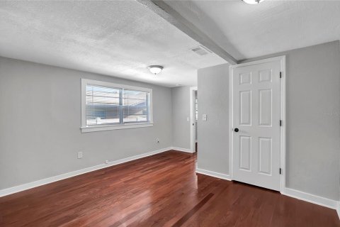 Casa en venta en Zephyrhills, Florida, 4 dormitorios, 177.54 m2 № 1885540 - foto 23