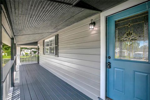 Casa en venta en Zephyrhills, Florida, 4 dormitorios, 177.54 m2 № 1885540 - foto 5