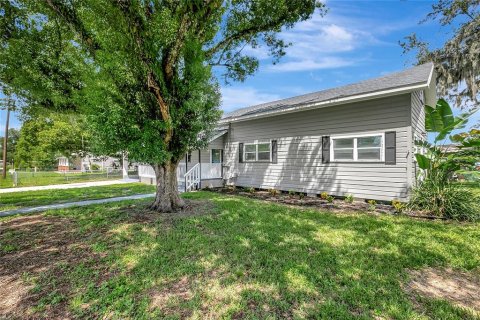 Casa en venta en Zephyrhills, Florida, 4 dormitorios, 177.54 m2 № 1885540 - foto 3