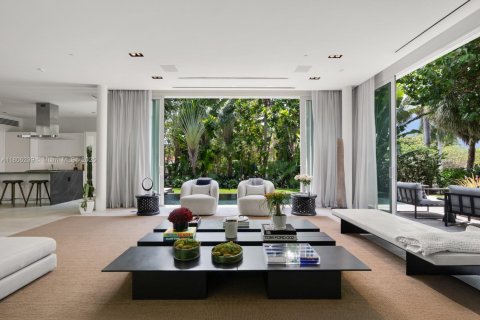 Villa ou maison à vendre à Miami Beach, Floride: 3 chambres, 388.8 m2 № 1738979 - photo 13
