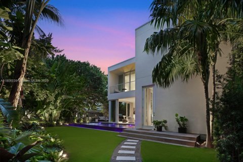 Villa ou maison à vendre à Miami Beach, Floride: 3 chambres, 388.8 m2 № 1738979 - photo 2