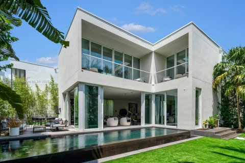 Villa ou maison à vendre à Miami Beach, Floride: 3 chambres, 388.8 m2 № 1738979 - photo 8