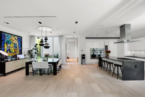 Villa ou maison à vendre à Miami Beach, Floride: 3 chambres, 388.8 m2 № 1738979 - photo 18