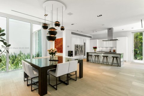 Villa ou maison à vendre à Miami Beach, Floride: 3 chambres, 388.8 m2 № 1738979 - photo 19
