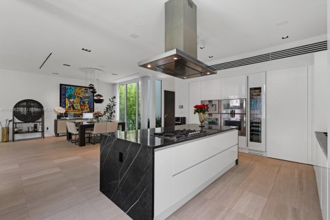 Villa ou maison à vendre à Miami Beach, Floride: 3 chambres, 388.8 m2 № 1738979 - photo 22
