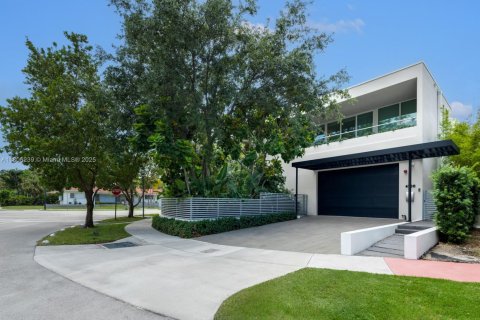 Villa ou maison à vendre à Miami Beach, Floride: 3 chambres, 388.8 m2 № 1738979 - photo 5