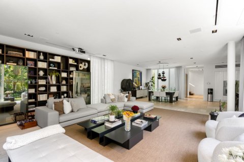 Villa ou maison à vendre à Miami Beach, Floride: 3 chambres, 388.8 m2 № 1738979 - photo 16