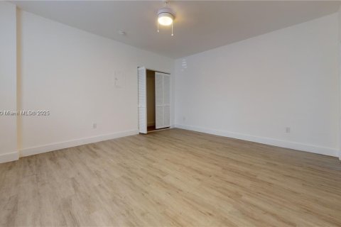 Apartment in Miami Beach, Florida 1 bedroom, 41.81 sq.m. № 1730729 - photo 2