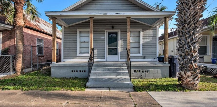 House in Tampa, Florida 4 bedrooms, 97.08 sq.m. № 1613197