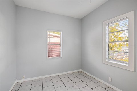 House in Tampa, Florida 4 bedrooms, 97.08 sq.m. № 1613197 - photo 15