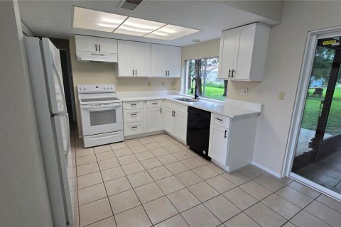 Villa ou maison à louer à Hudson, Floride: 2 chambres, 76.55 m2 № 2424342 - photo 23