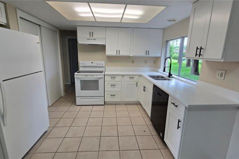 Villa ou maison à louer à Hudson, Floride: 2 chambres, 76.55 m2 № 2424342 - photo 9