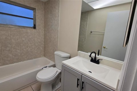 Villa ou maison à louer à Hudson, Floride: 2 chambres, 76.55 m2 № 2424342 - photo 13